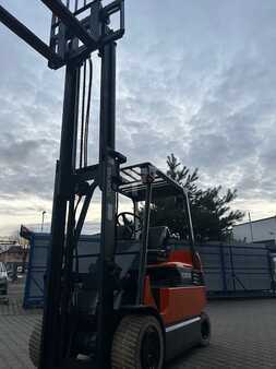 Elektro čtyřkolový VZV 2013  Toyota 7FBMF30 (2)