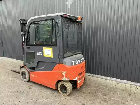 4-wiel elektrische heftrucks 2021  Toyota 8FBMT25 (3)