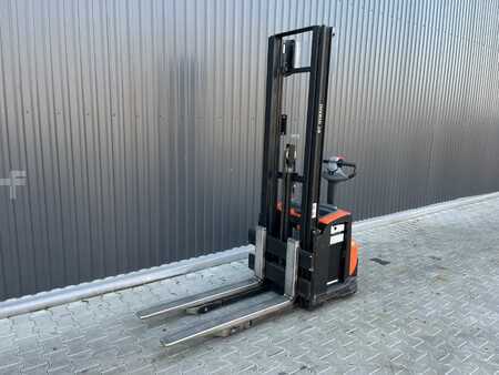 Pallet Stackers 2015  BT SWE120 (1)