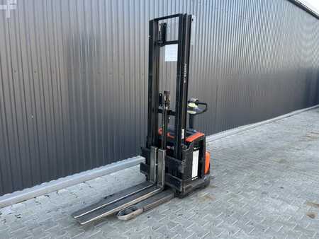 Pallet Stackers 2013  BT SWE120 (1)