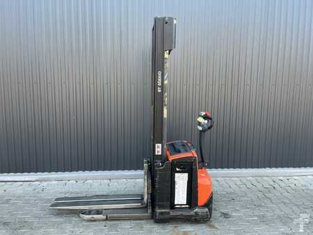 Pallet Stackers 2013  BT SWE120 (2)