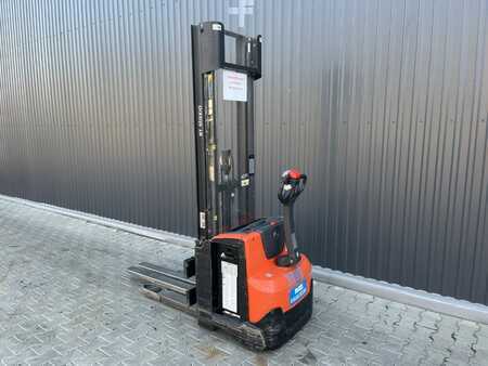 Pallet Stackers 2013  BT SWE120 (3)