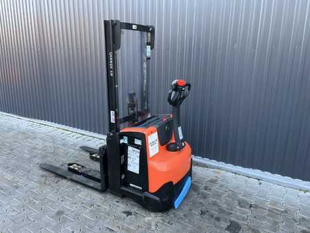 Pallet Stackers 2015  BT SWE120 (3)