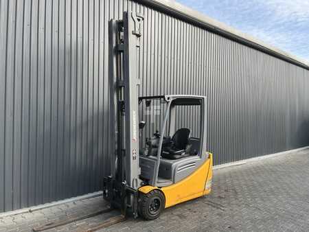 Electric - 3 wheels 2017  Jungheinrich EFG220 (1)