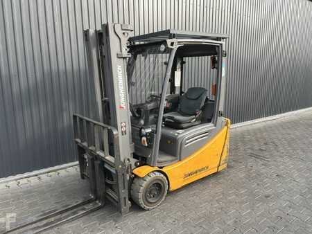 Electric - 3 wheels 2019  Jungheinrich EFG220 (1)