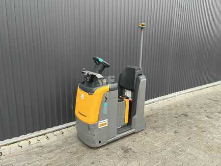 Schlepper 2020  Jungheinrich EZS130 (1)