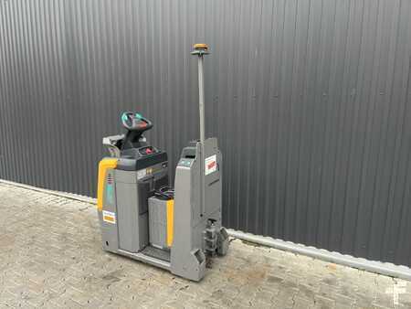 Schlepper 2020  Jungheinrich EZS130 (3)