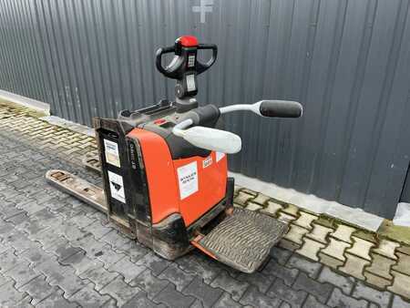 Electric Pallet Trucks 2015  BT LPE200 (3)