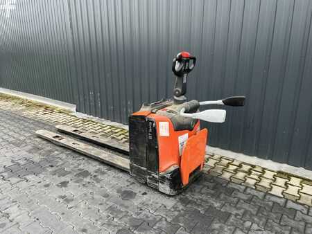 Electric Pallet Trucks 2015  BT LPE200 (3)