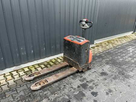 Electric Pallet Trucks 2018  BT LWE200 (1)