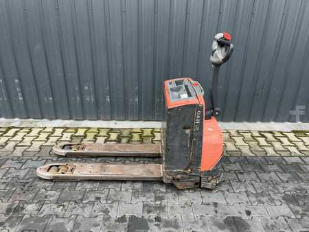 Electric Pallet Trucks 2018  BT LWE200 (2)