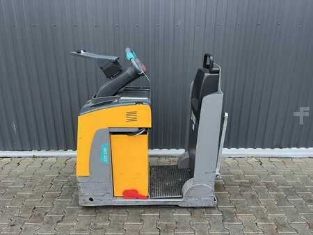 Schlepper 2019  Jungheinrich EZS130 (2)