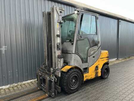 Dieselstapler 2019  Jungheinrich DFGS50s (1)