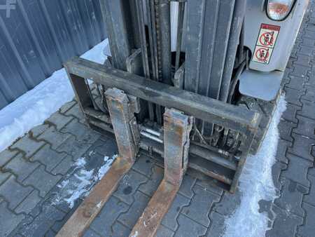 Treibgasstapler 2019  Still RX70-20T (7)
