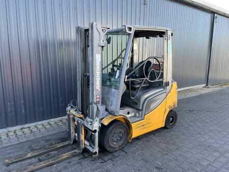 Treibgasstapler 2016  Jungheinrich TFG316s (1)