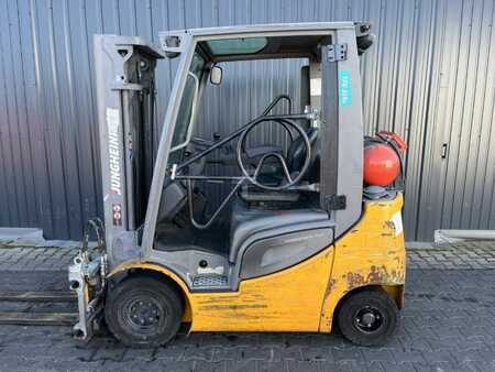 Treibgasstapler 2016  Jungheinrich TFG316s (2)