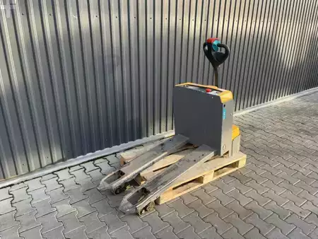 Porta-paletes elétrico 2019  Jungheinrich EJEM13 (1)
