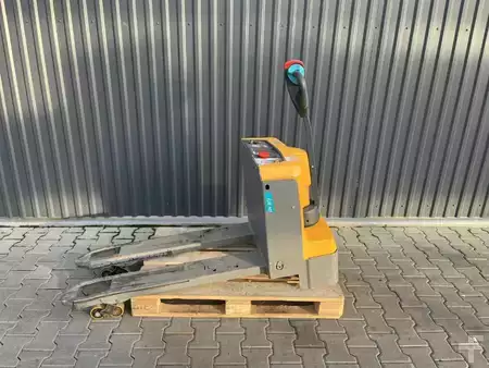 Porta-paletes elétrico 2019  Jungheinrich EJEM13 (2)