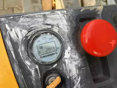 Porta-paletes elétrico 2019  Jungheinrich EJEM13 (5)