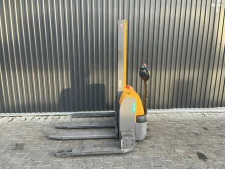 Hochhubwagen 2020  Jungheinrich EMCB10 (2)