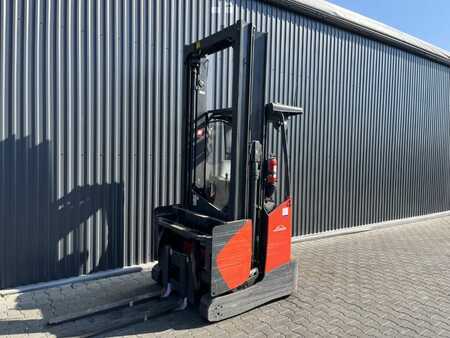 Schubmaststapler 2017  Linde R14X (1)