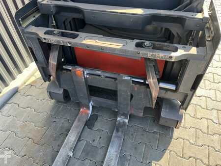 Schubmaststapler 2017  Linde R14X (6)