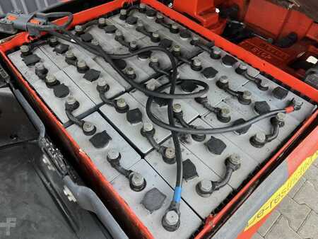 Elektryczne 4-kołowe 2019  Linde E16P-02 (6)