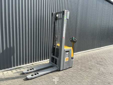 Hochhubwagen 2016  Jungheinrich EJC216z (1)