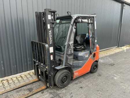 Carretilla elevadora GLP 2016  Toyota 8FGF18 (1)