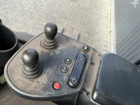 Carrelli retrattili 2017  Linde R16X-03 (8)