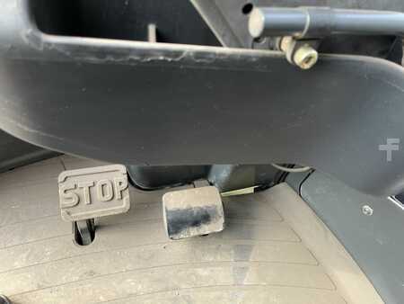 Carrelli retrattili 2017  Linde R16X-03 (9)