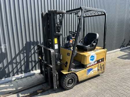 Electric - 3 wheels 2000  CAT Lift Trucks EP16KT (1)
