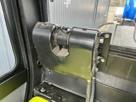 Carretilla elevadora GLP 2000  Clark SF70L (6)