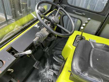 Carretilla elevadora GLP 2000  Clark SF70L (7)