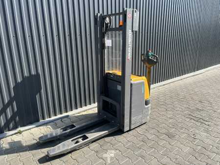 Hochhubwagen 2019  Jungheinrich EJC214 (1)