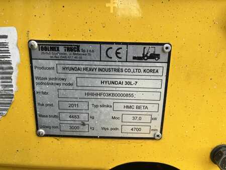 Nestekaasutrukki 2011  Hyundai 30L-7 (4)