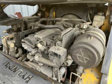 Nestekaasutrukki 2011  Hyundai 30L-7 (9)