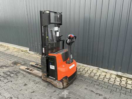 Wózek wysokiego podnoszenia 2018  BT SWE140L (3)