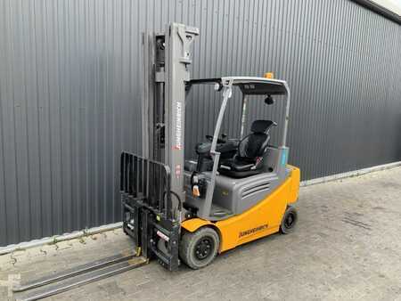 Carrelli elettrici 4 ruote 2020  Jungheinrich EFG316 (1)