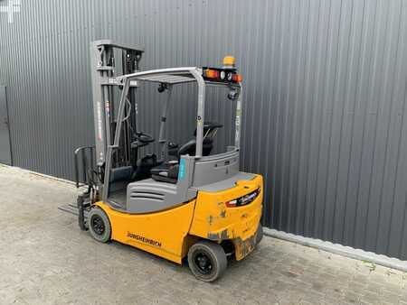Carrelli elettrici 4 ruote 2020  Jungheinrich EFG316 (3)