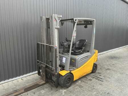 Elektro 4 Rad 2017  Jungheinrich EFG318 (1)