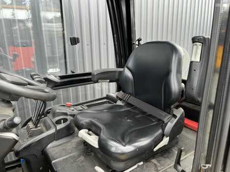 Chariots électriques à 4 roues 2014  Hyundai 25B-9 (9)