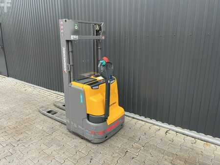 Hochhubwagen 2022  Jungheinrich EJC216 (3)