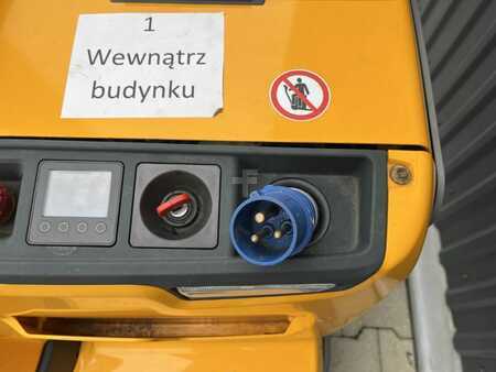 Hochhubwagen 2022  Jungheinrich EJC216 (9)