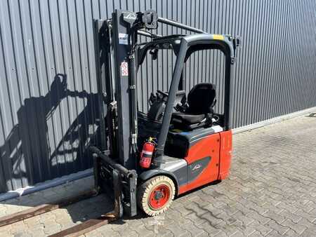 3-wiel elektrische heftrucks 2017  Linde E12-02 (1)