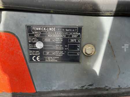 Wózki gazowe 2007  Linde H25T-01 (4)