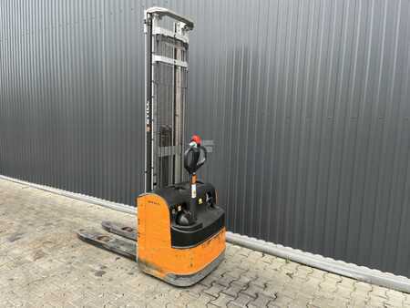 Stacker pedestre 2005  Still EGV14 (3)