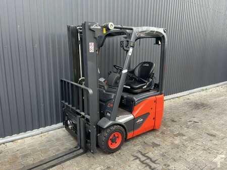 3-wiel elektrische heftrucks 2015  Linde E12-02 (1)