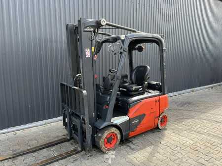 Elektryczne 4-kołowe  Linde E16P-02 (1)