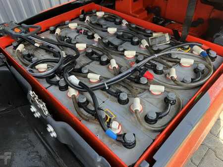 Elektryczne 4-kołowe  Linde E16P-02 (7)